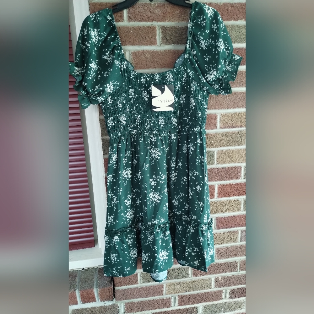 NWT Inspired Hearts Emerald Dress with White Floral Design size L